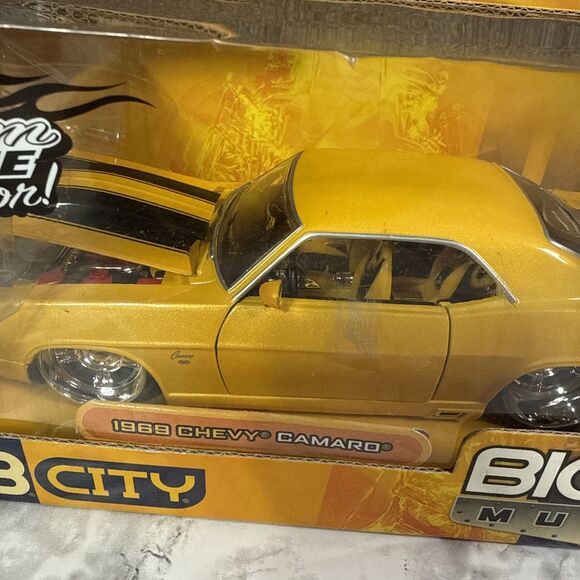 1/24 Jada Dub City Big Time Muscle 1969 Chevy Camaro Diecast Metal Yellow Black - Picture 3 of 7